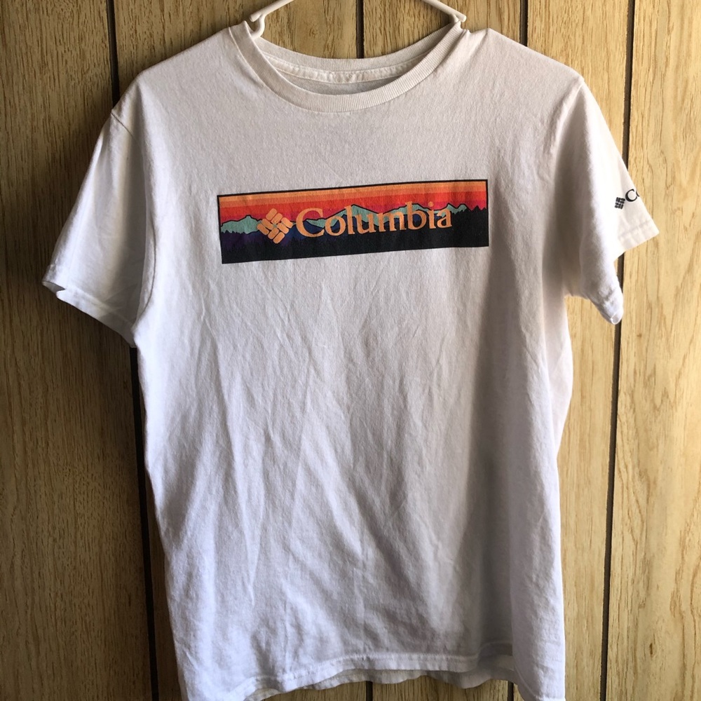 COMES WITH 2 SHIRTS! These are 2 men’s, size SMALL, Columbia brand t shirts